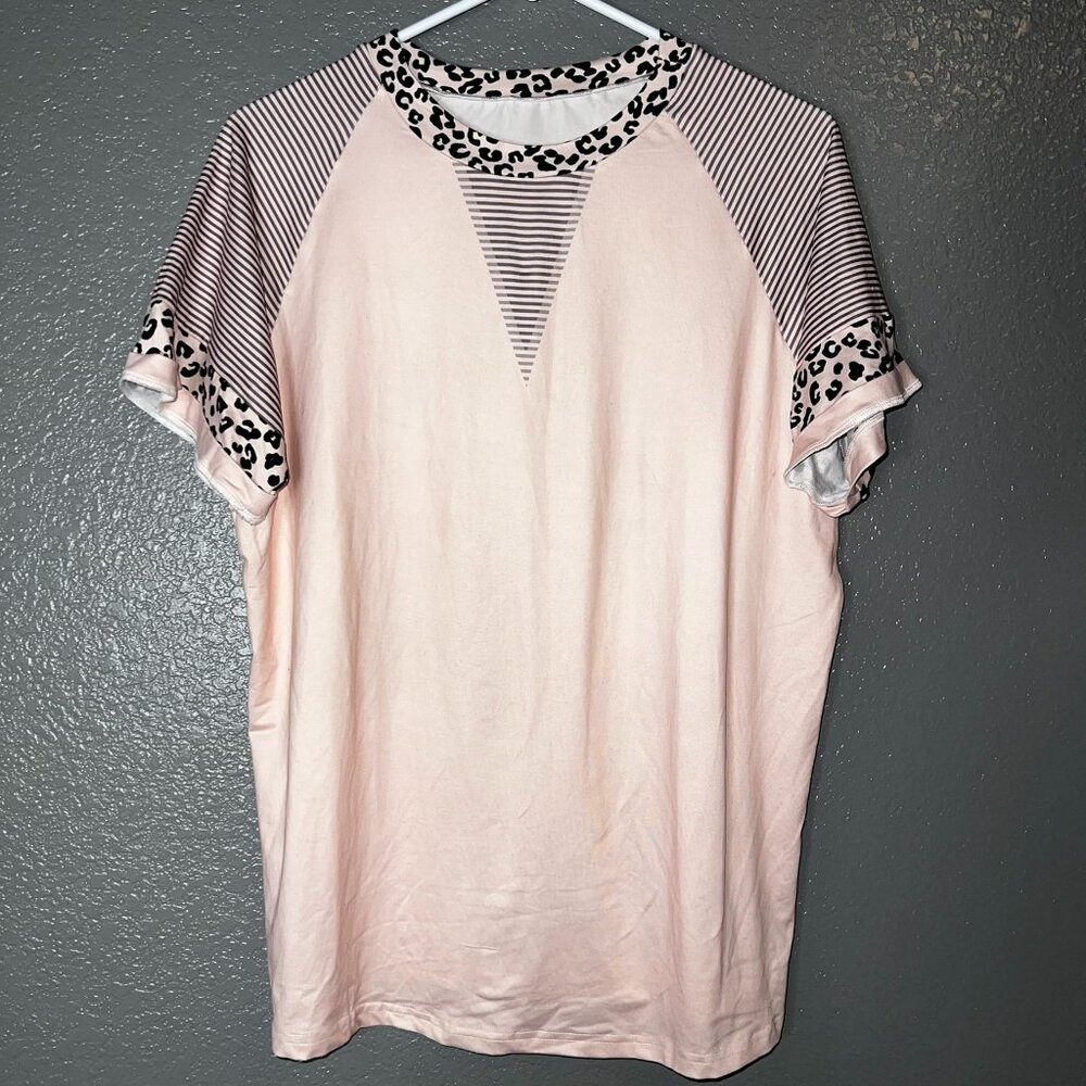 Women’s Pink Leopard & Stripe Raglan Sleeve Top Size ? Casual Loose Fit Short